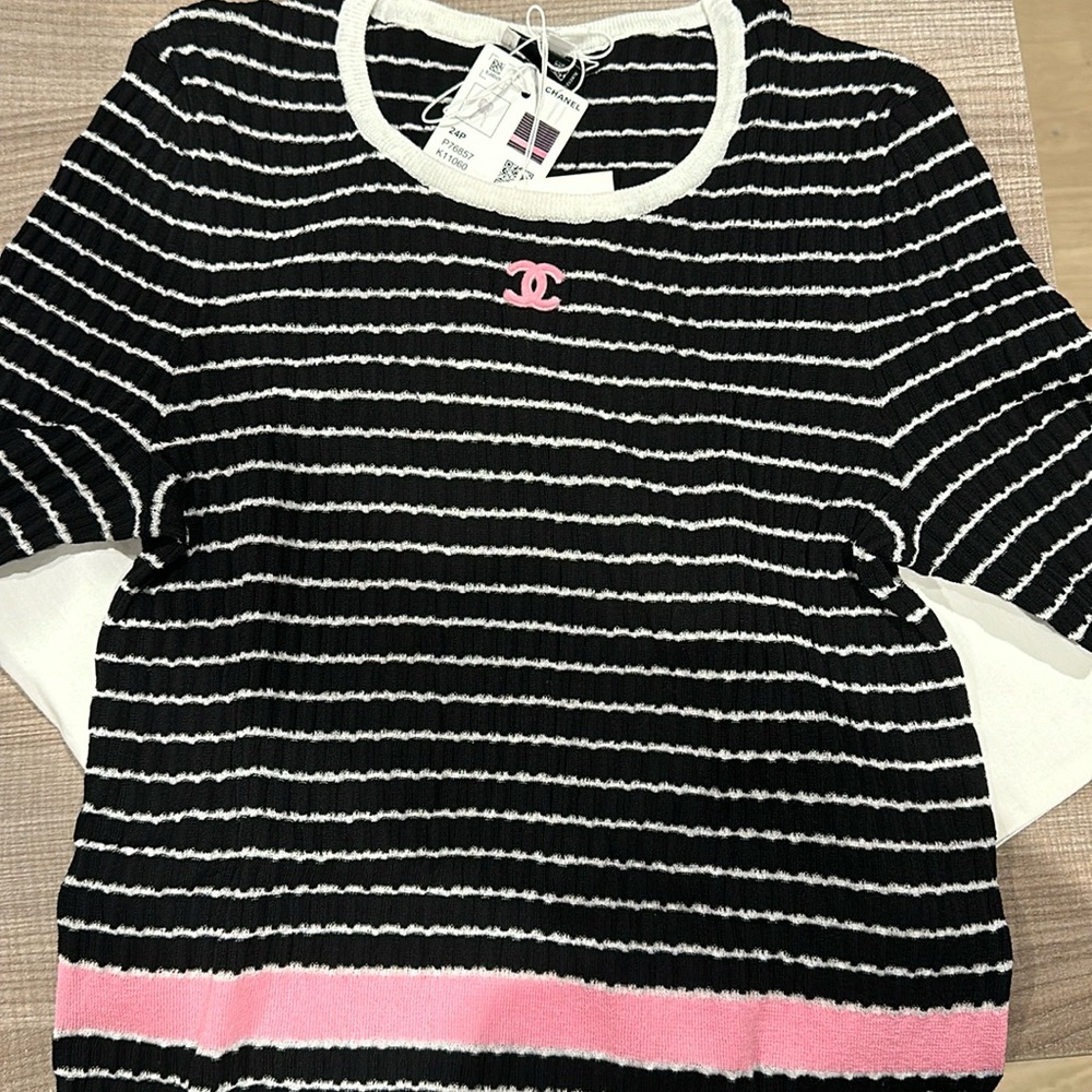 Chanel short sleeve knit tee